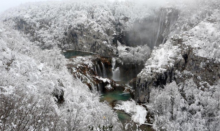 Fotografije Plitvičkih jezera pod snijegom pravi su odmor za oči