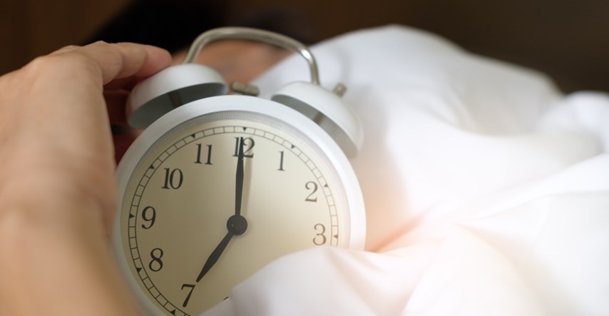 Zašto bi buđenje sat vremena ranije moglo promijeniti vaše napore u mršavljenju