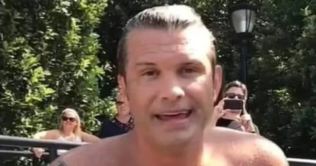 Hegseth u Pentagon doveo pastora koji se protivi tome da žene imaju pravo glasa
