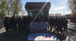 Navijači Uniteda blokirali ulaz u trening-kamp, smirivao ih Nemanja Matić