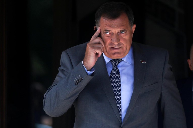 Politički kaos u BiH, Dodik ozbiljno zaprijetio odcjepljenjem