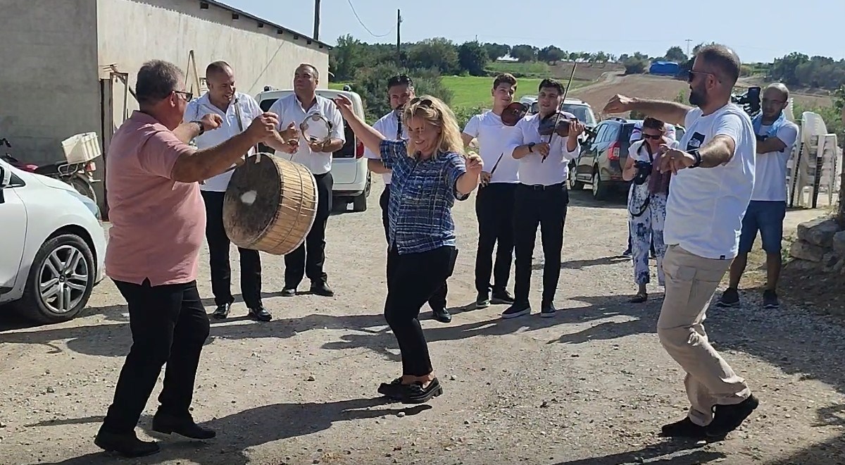 Lutali smo ostacima drevnog grada Troje i završili na turskom vjenčanju