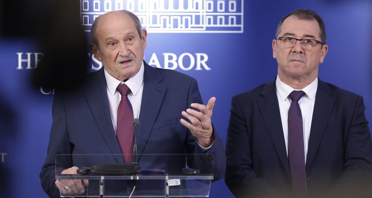 HSU: Od iduće godine se ukida porez na mirovine