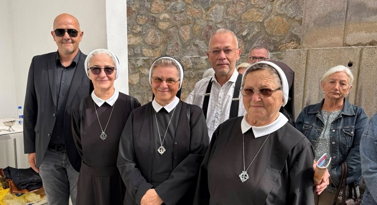 FOTO Hasanbegović na otvaranju crkve posvećene časnama koje su ubili četnici