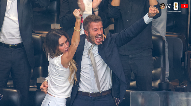 Victoria Beckham skočila na noge nakon gola Engleske, sprdnje ne prestaju