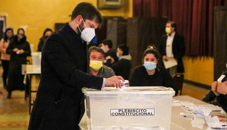 Čileanci glasali protiv novog progresivnog ustava