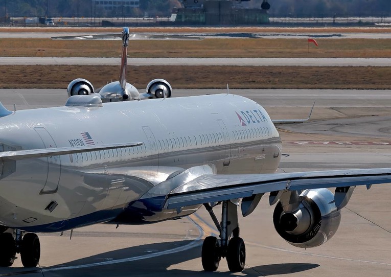 Dojava o bombi u avionu iz New Yorka za Izrael. Evakuirani putnici