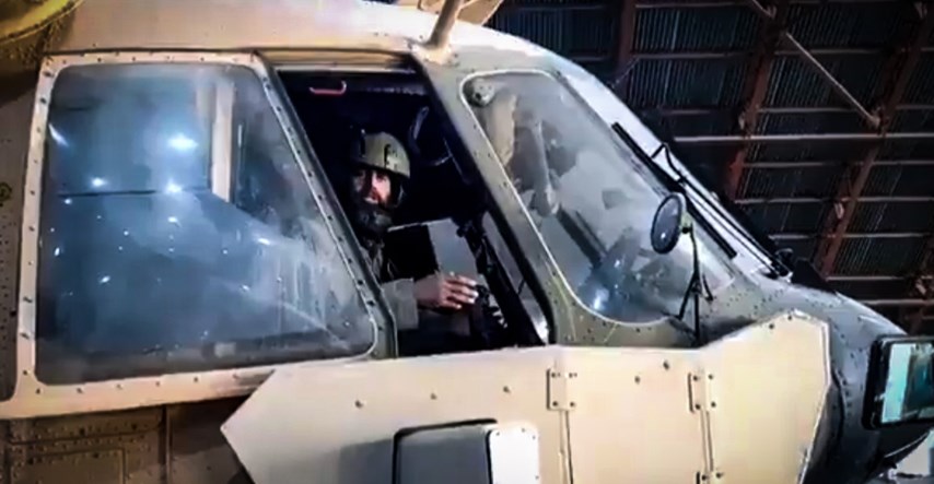 Talibani ponosno pokazuju čega su sve domogli: Avioni, tenkovi, helikopteri...
