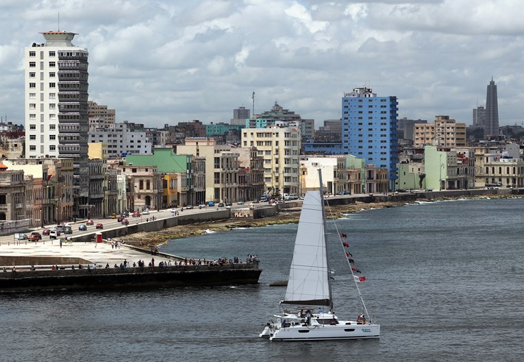 FBI u Kubi istražuje napad gliserom s Floride, preživjeli optuženi za terorizam