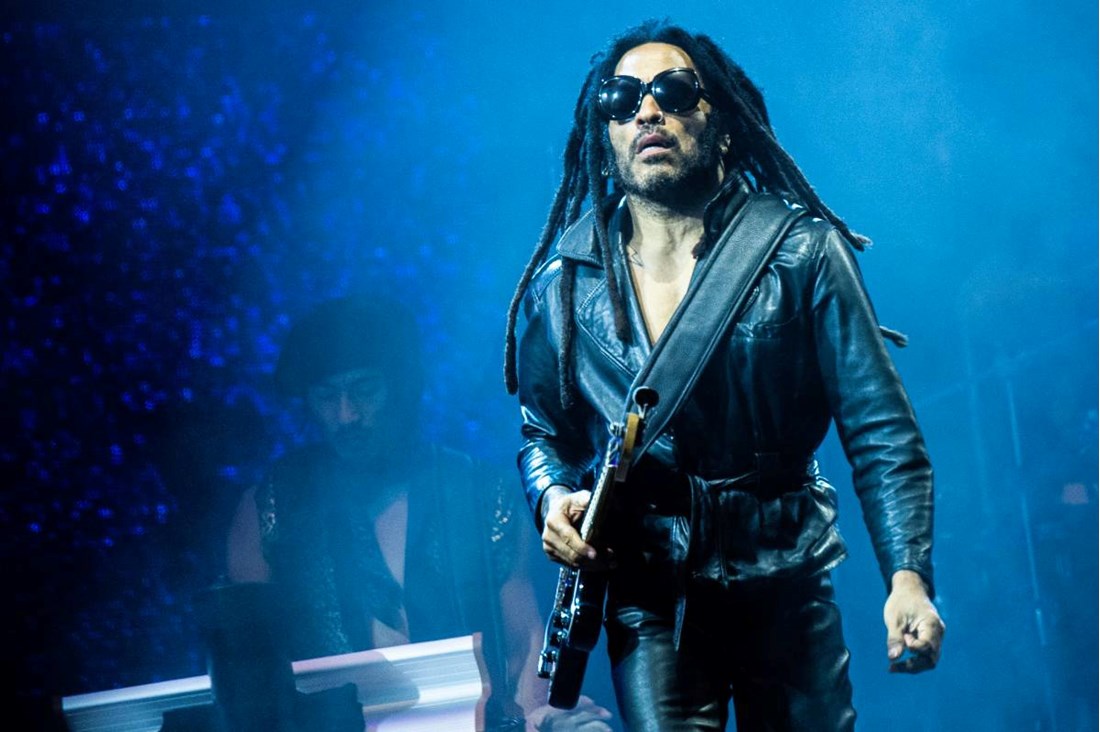 Lenny Kravitz doživio neugodan incident, obožavateljica mu iščupala četiri dreda