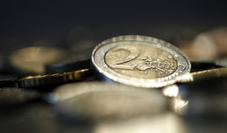 Kosovo preplavljeno lažnim kovanicama eura: "Više ih i ne provjeravamo"