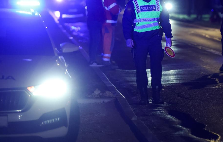 Policajac sletio s ceste, nazvao prijatelja da preuzme krivnju. Prevarili osiguranje