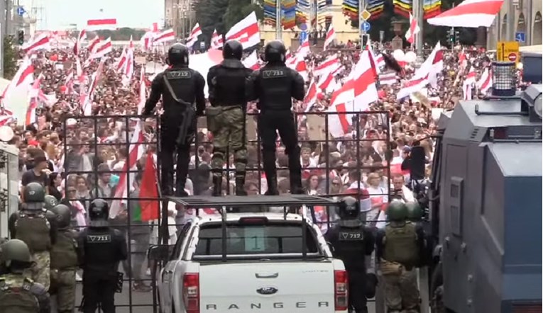 VIDEO Na ulicama Minska jučer prosvjedovalo više od 100.000 ljudi, 633 uhićenih