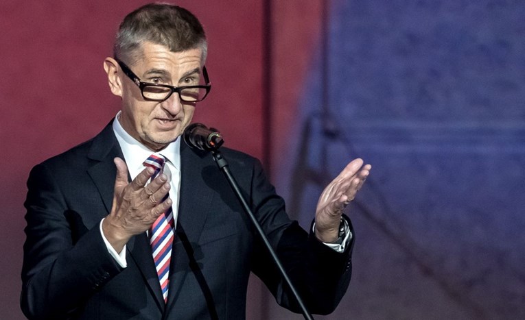 Češki premijer: Žao mi je što sam bio komunist