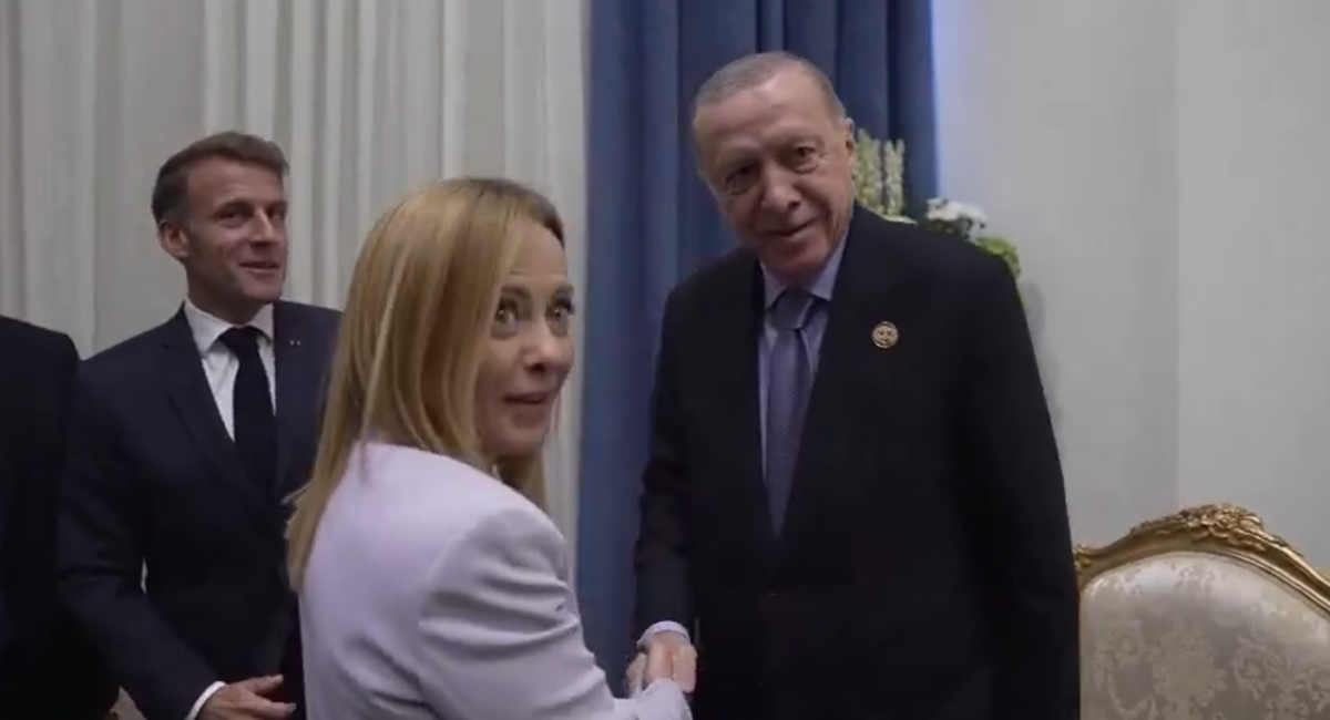 Erdogan rekao Meloni: Moram te natjerati da prestaneš pušiti. Macron: To je nemoguće