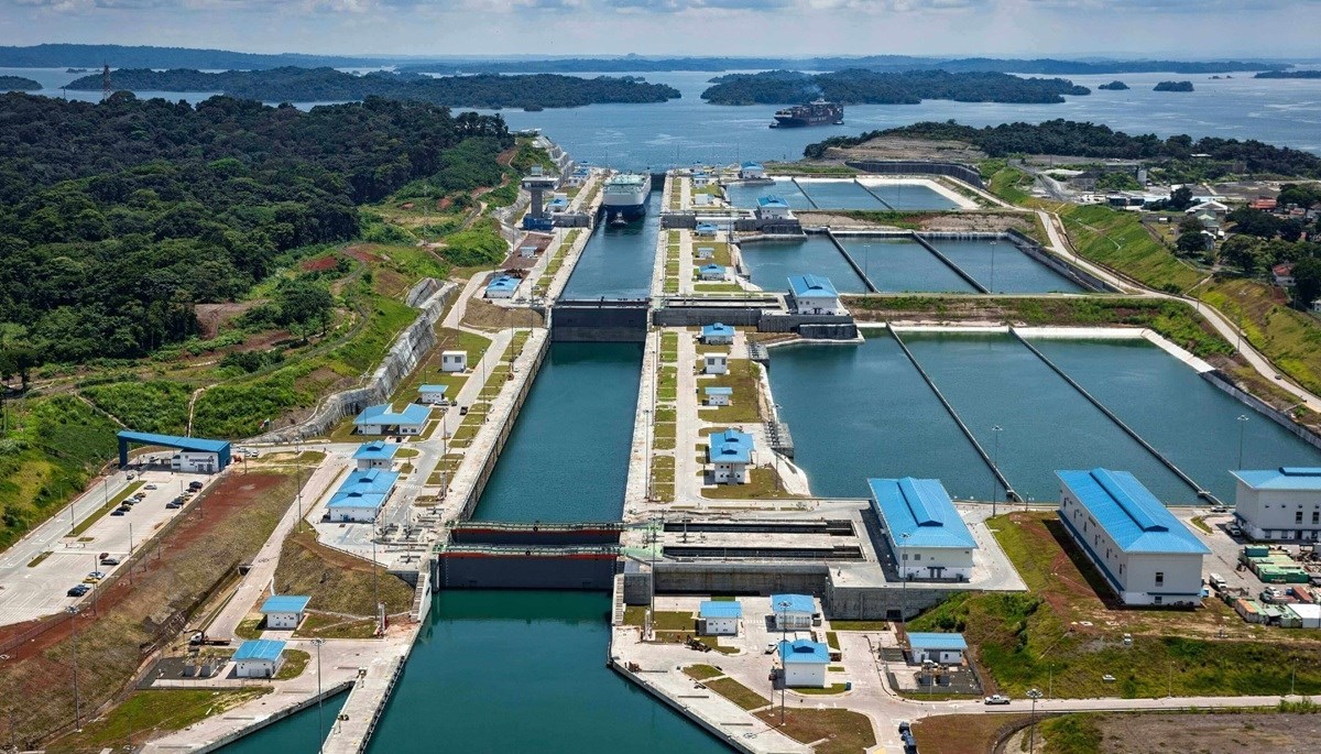 Trump: Počeli smo vraćati Panamski kanal. Panamski predsjednik: Trump opet laže