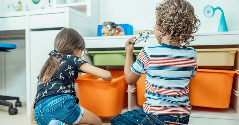 Pet razloga zašto bi baš svi roditelji djecu trebali naučiti važnosti dijeljenja