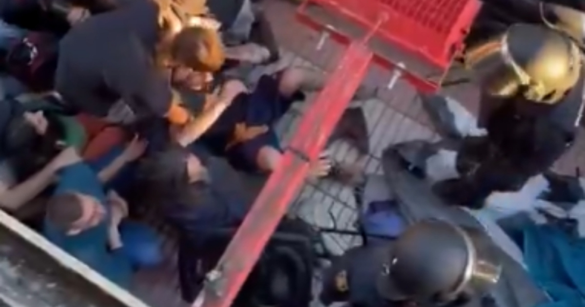 VIDEO U Madridu ostala bez doma nakon 70 godina. Deložacija pokrenula prosvjede