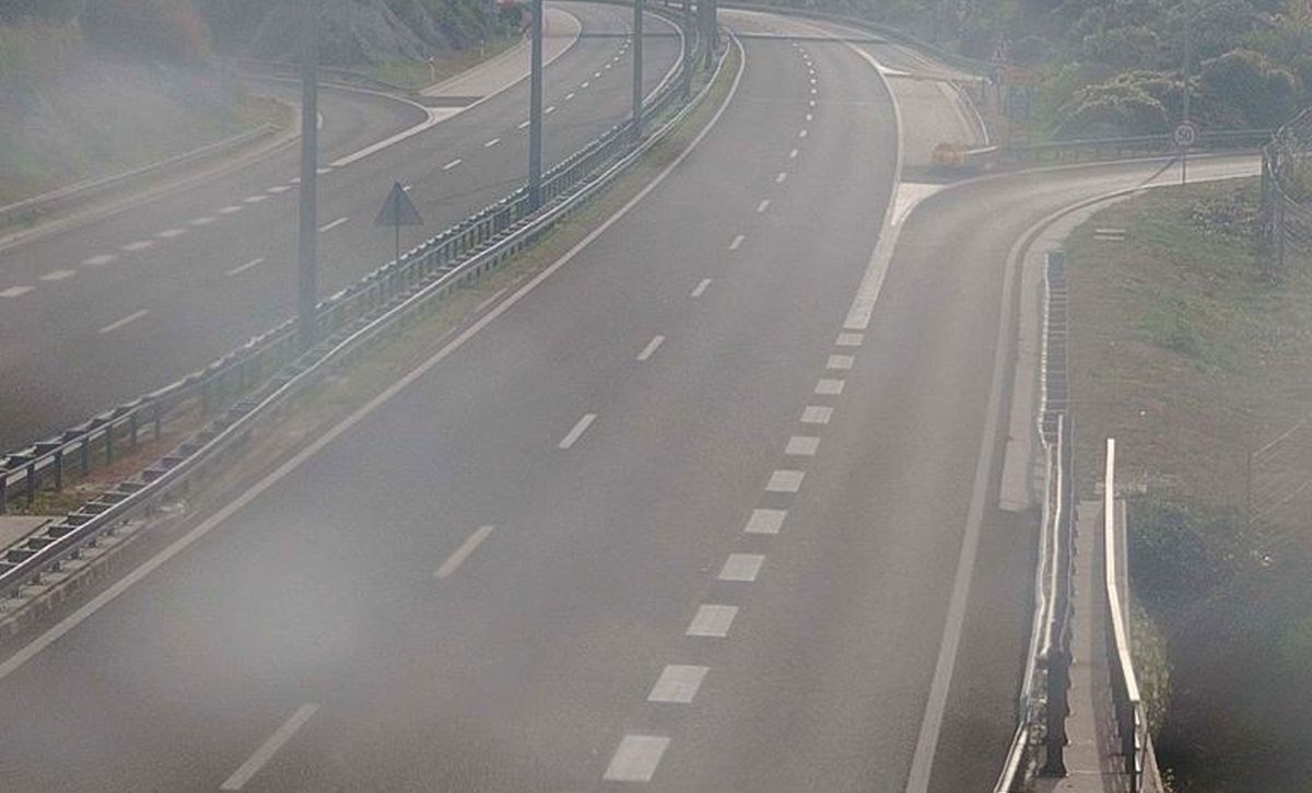 Zbog magle smanjena vidljivost u Gorskom kotaru, mjestimice skliski kolnici