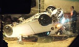 Nesreća kod Bjelovara. Auto završio na krovu, a pijani vozač (19) s teškim ozljedama