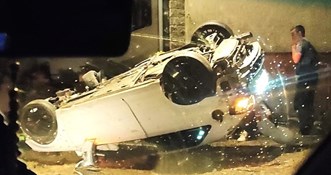 Nesreća kod Bjelovara. Auto završio na krovu, a pijani vozač (19) s teškim ozljedama