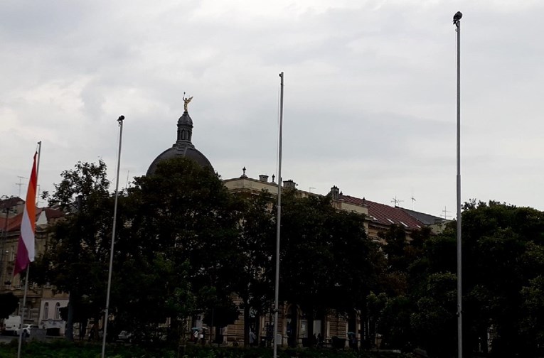 FOTO Zagreb Pride: Netko je iz mržnje skinuo naše zastave s Trga kralja Tomislava