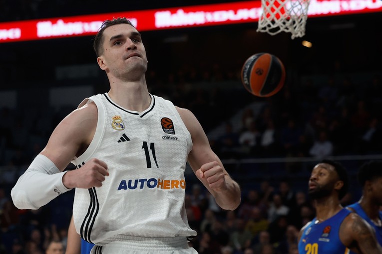 Pogledajte neprimjerenu fotku kojom se Hezonja uključio u sukob Pereza i novinara