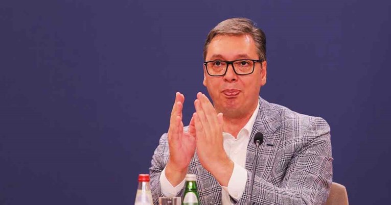 Zašto su Vučićeva obraćanja u večernjim satima?