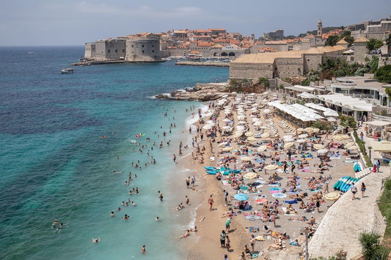 Ovako je jučer izgledala popularna plaža u Dubrovniku