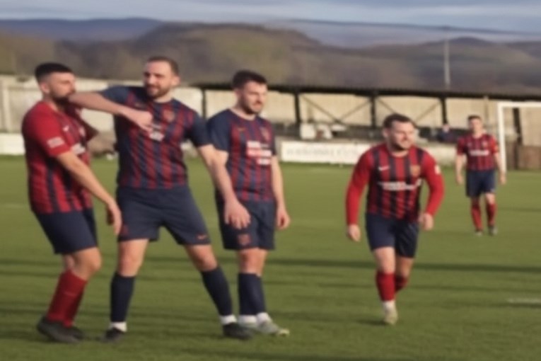 VIDEO Brutalan udarac laktom. Nogometaš uhićen nakon viralne snimke