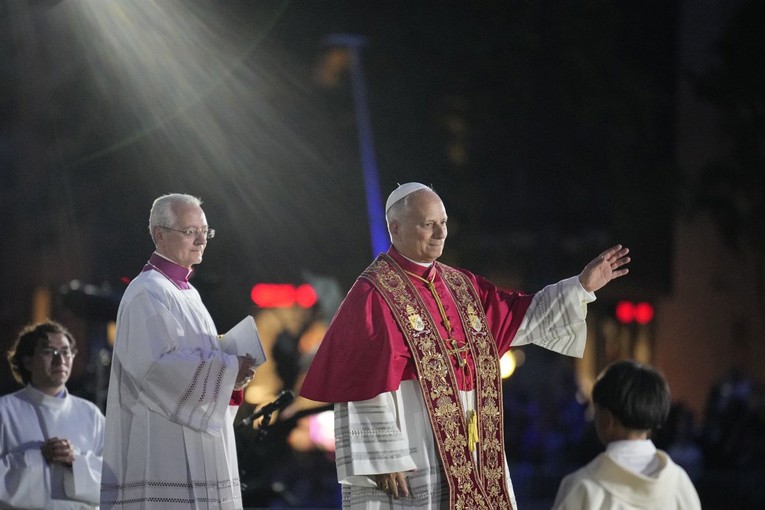 Papa ide na Kanare. Susrest će se s migrantima