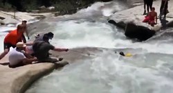 VIDEO Planinara u Kaliforniji povukao riječni vrtlog, spasili ga prolaznici