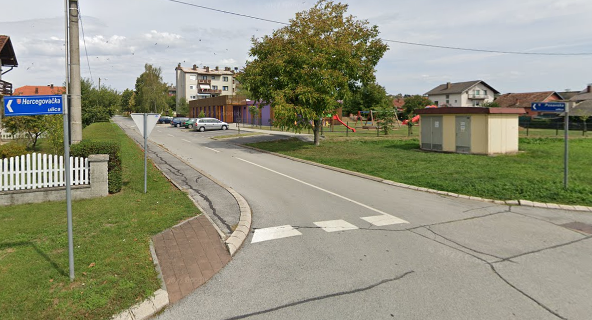 Teško ozlijeđen maloljetnik u Novskoj, na električnom romobilu oduzeo prednost autu