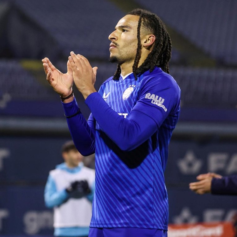 Zajec je tvrdio da je Mmaee pozvan u reprezentaciju. Izašao je popis, a Mmaeea nema