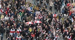Deseci tisuća ljudi na ulicama Bjelorusije, oporba prijeti nacionalnim štrajkom