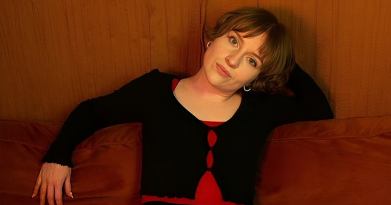 Mnogi su uvjereni da će ova žena uništiti tisuće veza. Evo zašto