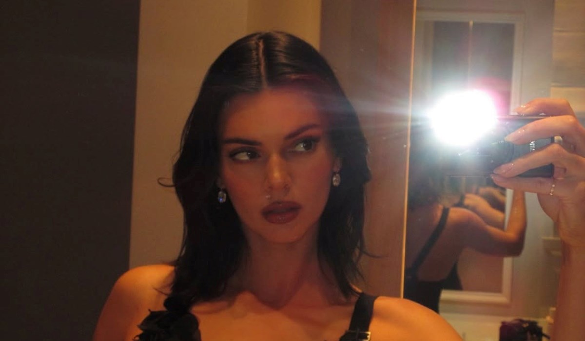 Kendall Jenner oživjela minimalizam 90-ih u kombinaciji bez trapera