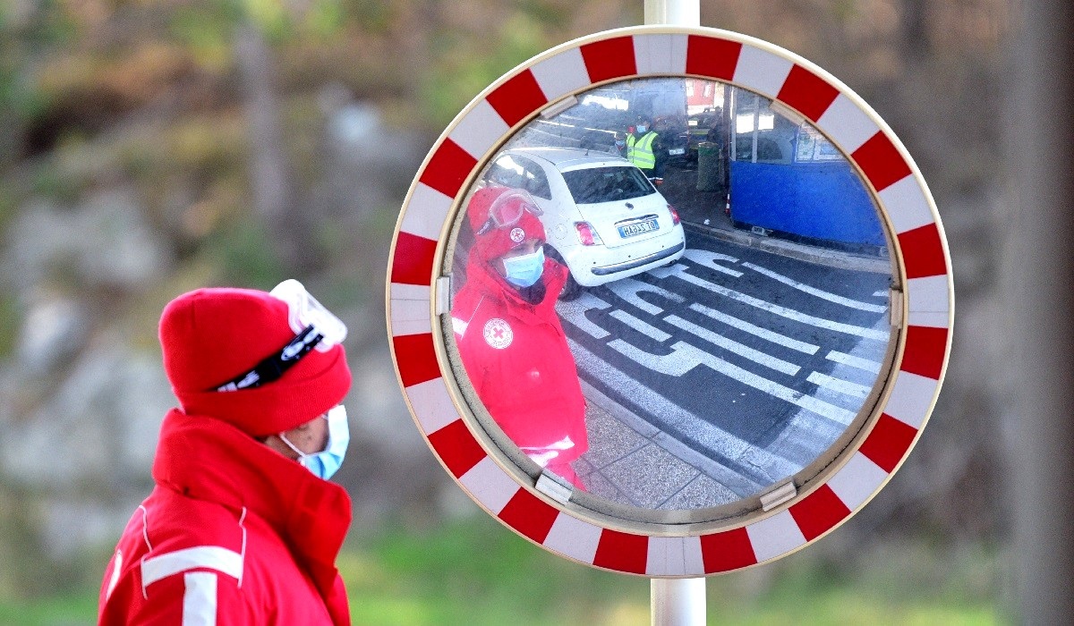 Slovenija blizu vrhunca epidemije, stručnjaci: Jedva smo izbjegli talijanski scenarij