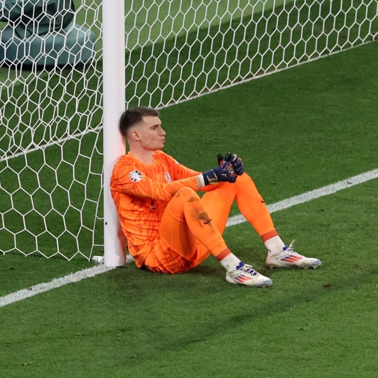 Girona se rješava Livakovića i dovodi golmana Barcelone?