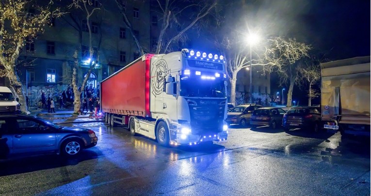 Navijači Istre cijelu noć skupljali pomoć i poslali šleper za nastradale u potresu