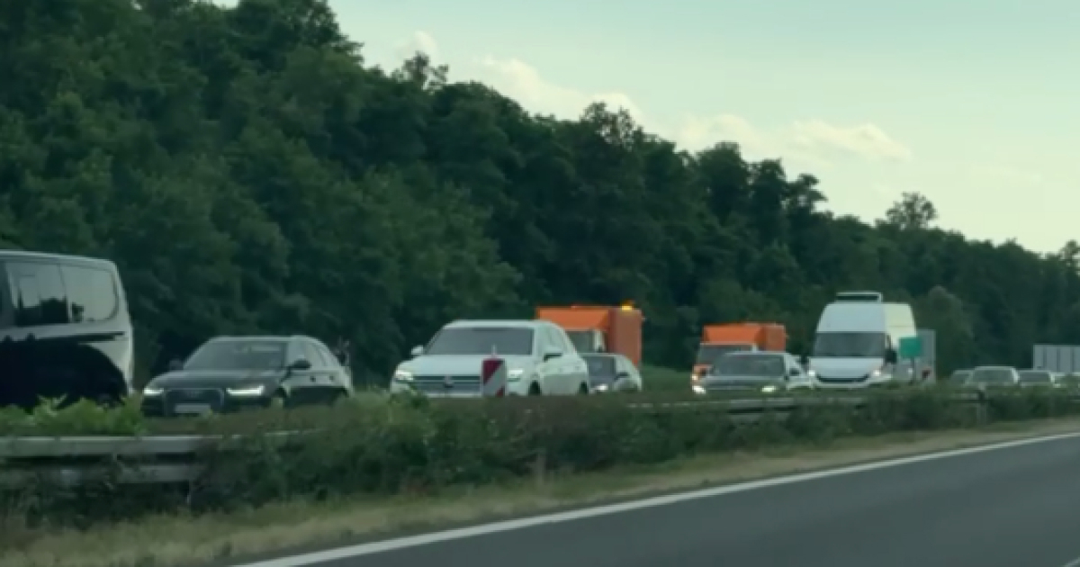 Teška nesreća na A1 kod Zagreba. Ozlijeđen vozač motora, spašavao ga helikopter Hitne