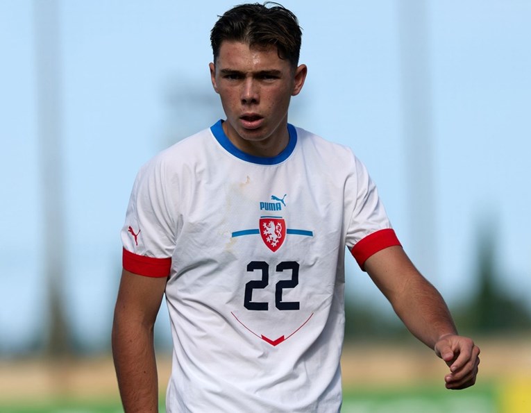 Buffonov sin trpa za zemlju svoje majke. Zabio je dva hat-tricka u šest dana