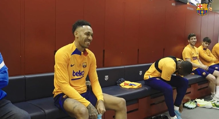 Pogledajte kakav je doček Aubameyang imao u svlačionici Barce. Gabonac se samo smijao
