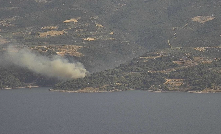 VIDEO Veliki požar na Braču. Na terenu je 46 vatrogasaca