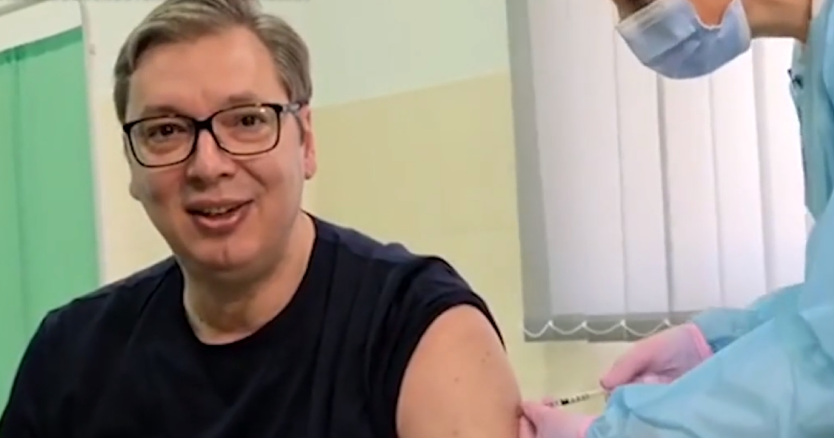 Vučić se cijepio kineskim cjepivom, pogledajte video