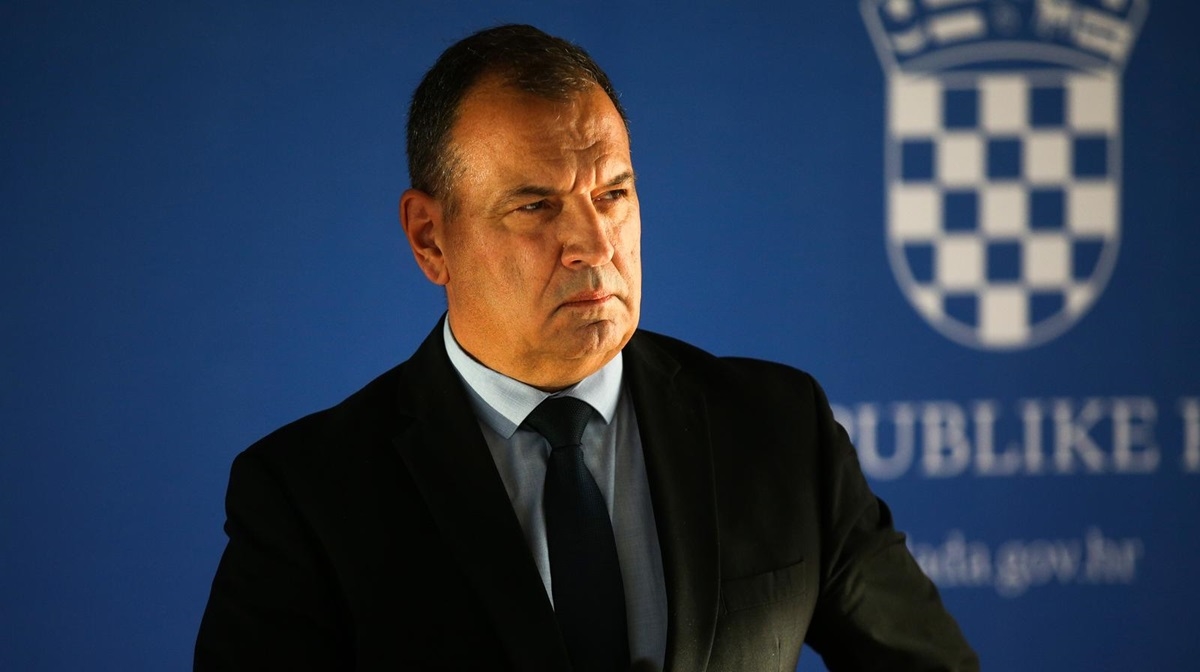 Beroš ravnateljima: Liječnici ne mogu raditi privatno ako su liste čekanja preduge