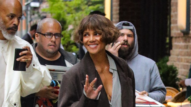 Halle Berry ne izlazi iz tenisica koje idu uz gotovo svaki outfit