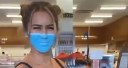 Influencerica s naslikanom maskom hodala po trgovini, oduzeta joj je putovnica