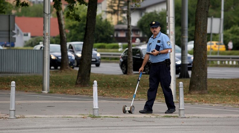Nesreća u Zagrebu. Sudarila se dva auta, policija traži svjedoke