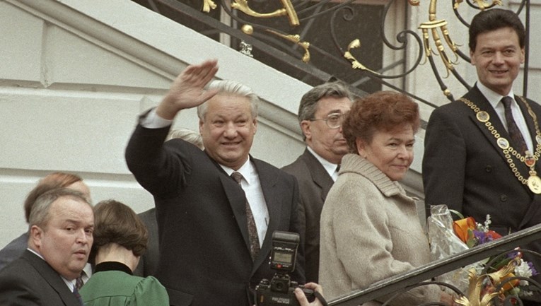 Pijanac na čelu Rusije naglo je dao ostavku. Posljedice Europa još itekako osjeća